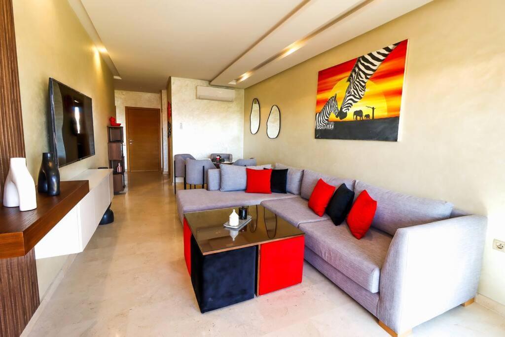 Cosy Appartemt Vue Sur Golf Et Montagne Appartement *