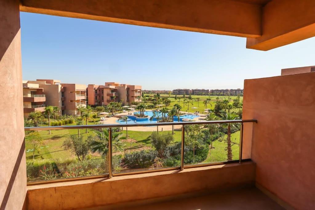 Cosy Appartemt Vue Sur Golf Et Montagne Appartement